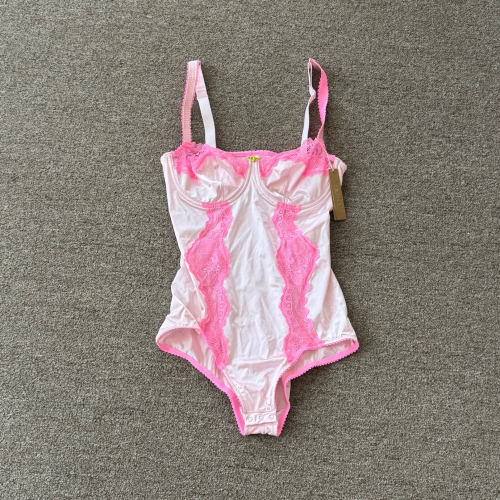 SKIMS Romance Bodysuit Pink Lace Underwire Snap Closure Lingerie Small‎ NEW